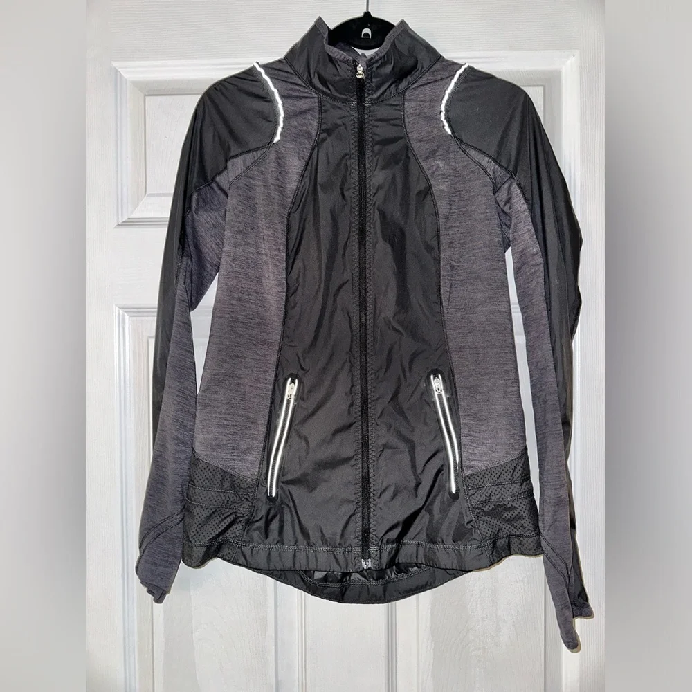 ❤️SOLD❤️ Lululemon Run: Nothin' But Run Jacket - Picture 3 of 4